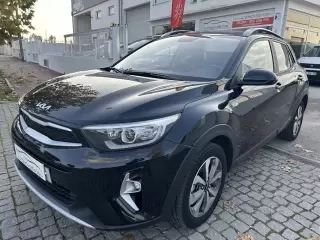 Kia Stonic 1.2 Dynamic — fotografia 1