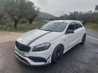 Mercedes-Benz A 45 AMG 4-Matic — fotografia 1