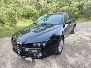 Alfa Romeo 159 Sportwagon 1.9 JTDm 16V Elegante — fotografia 1