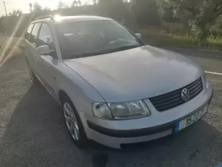 VW Passat Variant 1.9 TDi Confortline — fotografia 1