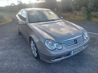 Mercedes-Benz C 220 CDi Sport Coupé Classic — fotografia 1