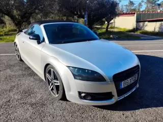 Audi TT Roadster 2.0 TFSI — fotografia 1