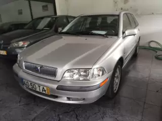 Volvo V40 1.9 D CR — fotografia 1