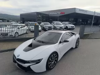 BMW i8 Black Edition — fotografia 1