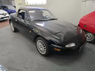 Mazda MX-5 1.6 — fotografia 1