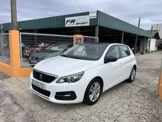 Peugeot 308 1.5 BlueHDi Style — fotografia 1