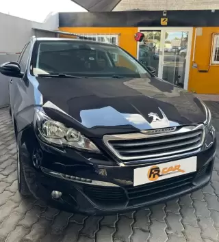 Peugeot 308 1.6 BlueHDi — fotografia 1