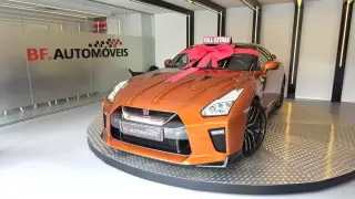 Nissan GT-R Prestige Edition — fotografia 1