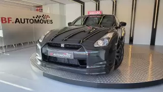 Nissan GT-R Black Edition — fotografia 1