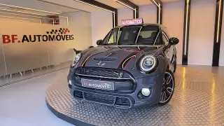 MINI 3 Portas Cooper SD Auto Desportiva — fotografia 1