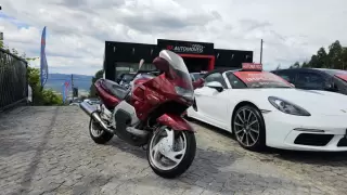 Yamaha GTS 1000 — fotografia 1