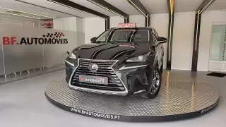 Lexus NX 300h Executive — fotografia 1