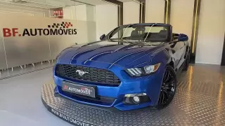 Ford Mustang Cabrio 2.3 Eco Boost — fotografia 1