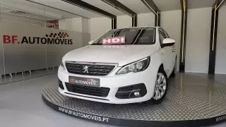 Peugeot 308 1.5 BlueHDi Style — fotografia 1