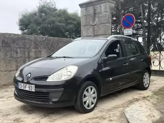 Renault Clio Break 1.2 16V Confort — fotografia 1