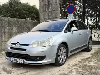 Citroën C4 1.6 HDi Attraction — fotografia 1