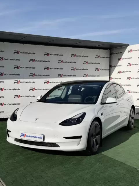 Tesla Model 3 Standard Range Plus RWD