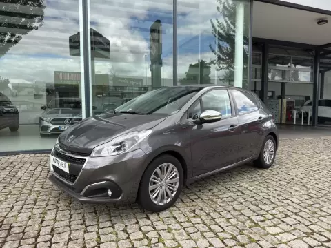 Peugeot 208 1.2 PureTech Signature