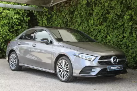 Mercedes-Benz A 250 Limousine e AMG Line