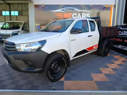 Toyota HILUX 2.4 D-4D TRI-BASCULANTE 4WD CE