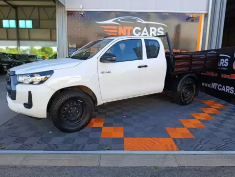 Toyota HILUX 2.4 D-4D 4WD CE CH 3L