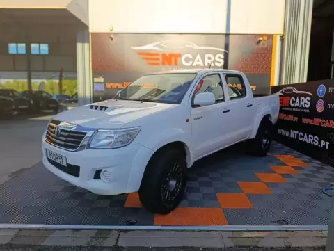 Toyota Hilux 2.5 D-4D 4WD CD CM AC+PM
