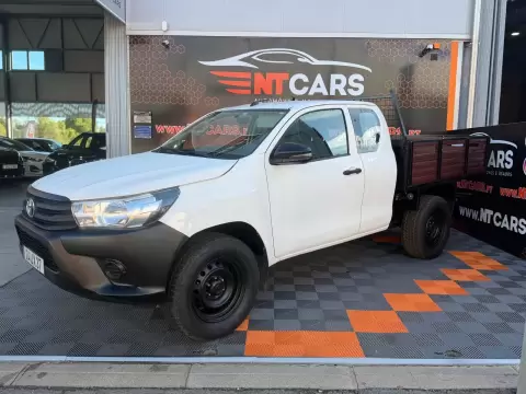 Toyota HILUX 2.4 D-4D 2WD CE 3L
