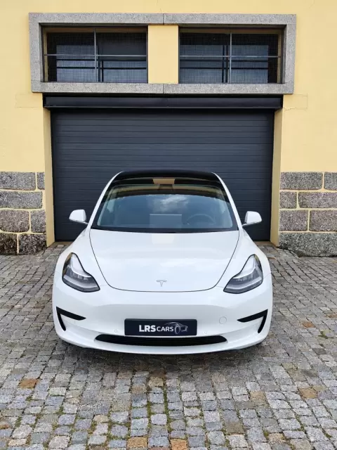 Tesla Model 3 Standard RWD