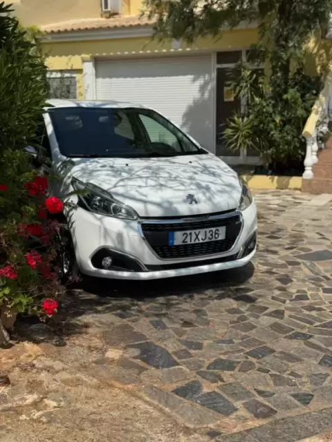 Peugeot 208 Hatchback 1.2THP
