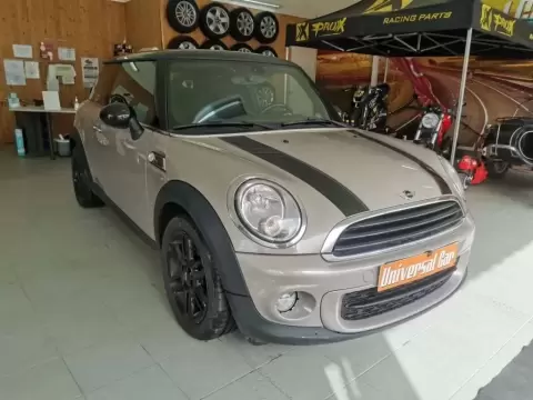 MINI Cooper D Baker Street