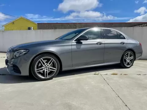 Mercedes-Benz E 220 D AMG Line