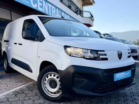 Peugeot Partner 1.5 BlueHdi L2H1 102Cv | CARPLAY | CÂMARA | IVA DEDUTÍVEL | 3 LUG