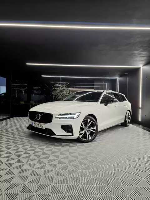 Volvo V60 2.0 T6 AWD TE R-Design Expression