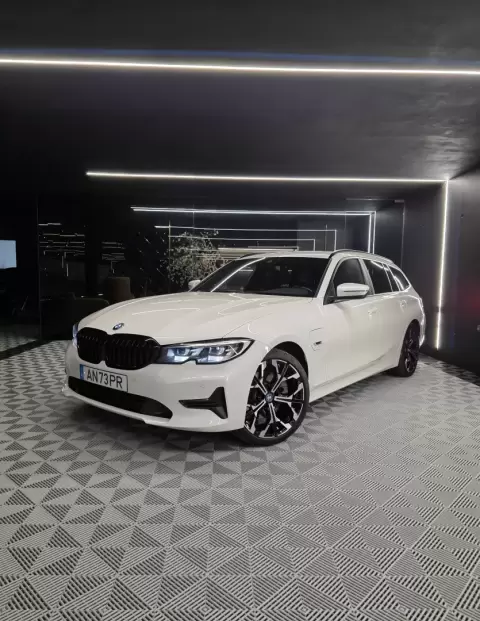 BMW 320 e Line Sport Auto