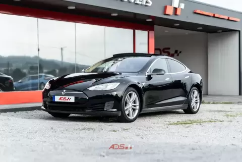 Tesla Model S 85