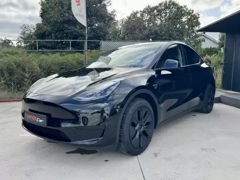 Tesla Model Y Long-Range RWD