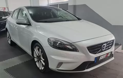 Volvo V40 2.0 D2 R-Design