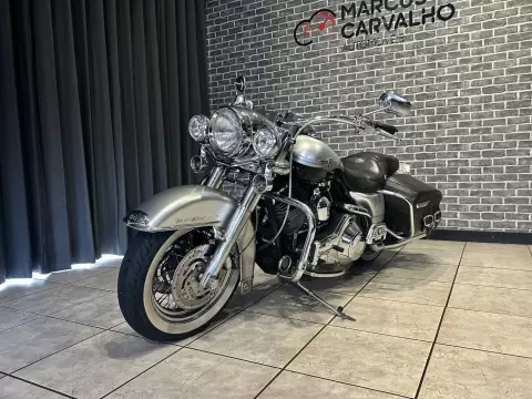 Harley-Davidson FLHR ROAD KING CLASSIC