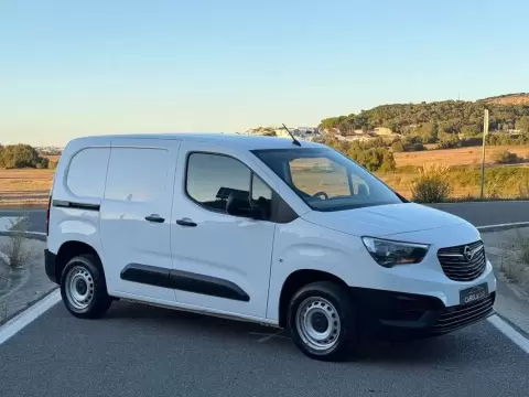 Opel Combo L1 / iva dedutivel / poucos km / 2022