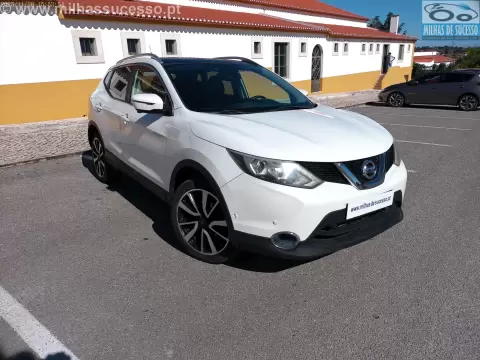 Nissan Qashqai 1.5 dCi Tekna Premium Pele