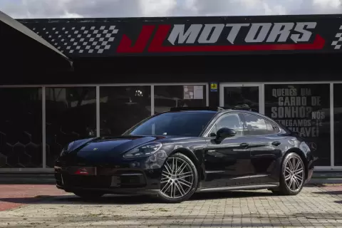 Porsche Panamera 4 E-Hybrid
