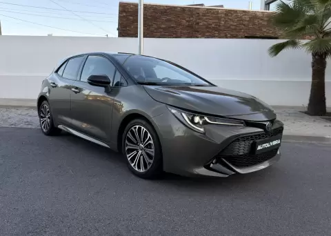 Toyota Corolla 1.8 Hybrid Square Collection