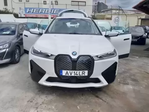 BMW iX xDrive 40 Pack Desportivo
