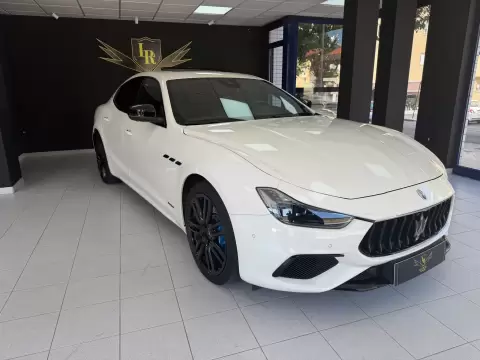 Maserati Ghibli GT Hybrid