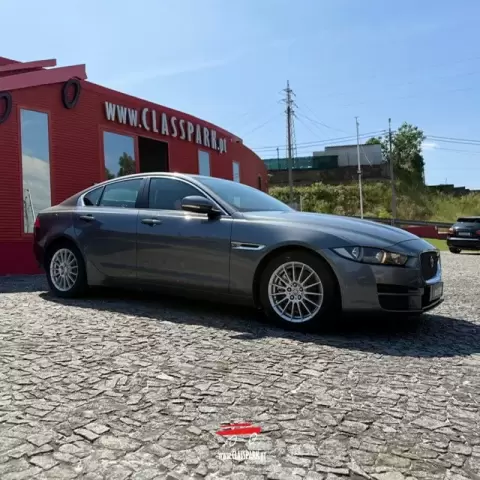 Jaguar XE 2.0 D Prestige