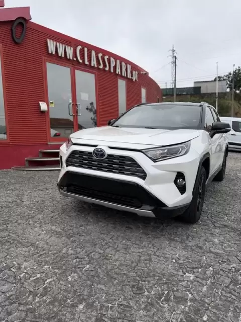 Toyota RAV4 2.5 HDF Square Collection