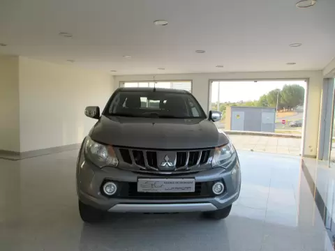 Mitsubishi L 200 CABINE CLUB 4X4