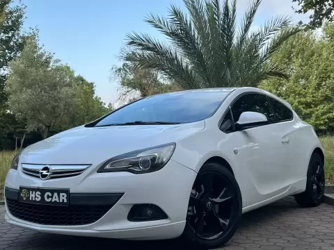 Opel Astra GTC 1.7 CDTi Black OPC Line S/S J20