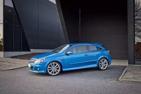 Opel Astra GTC OPC