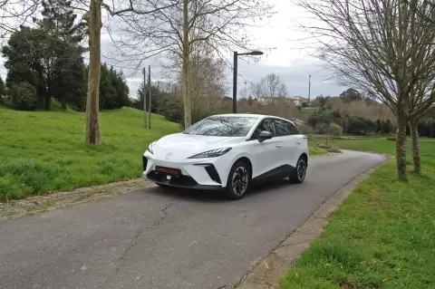 MG MG4 51 kWh Standard